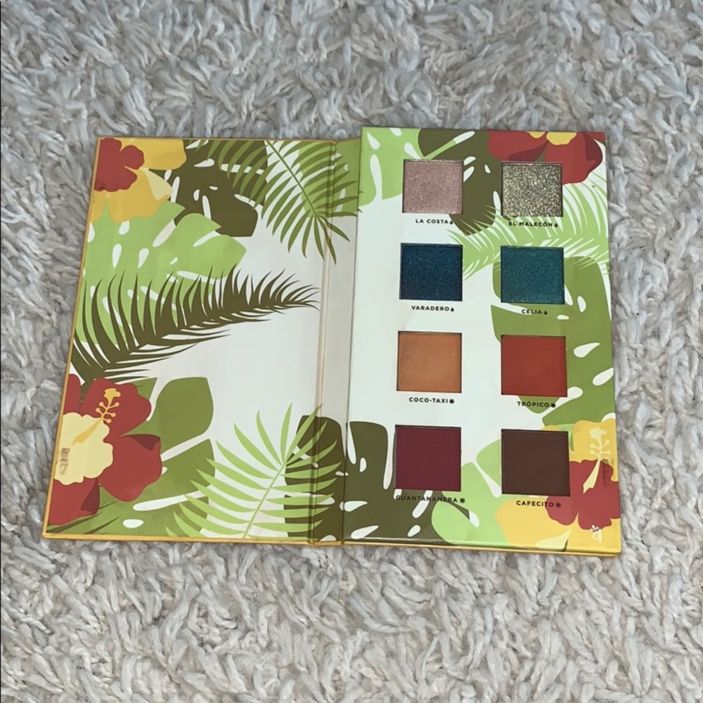 Alamar Reina Del Caribe eyeshadow palette